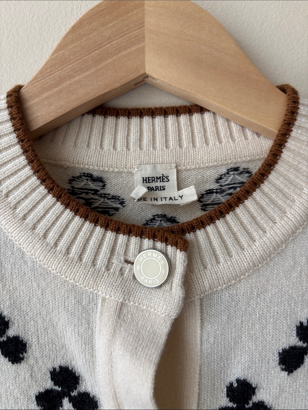 Hermès Clover Motif 100% Cashmere Cardigan Ivory 34 - Picture 7 of 8